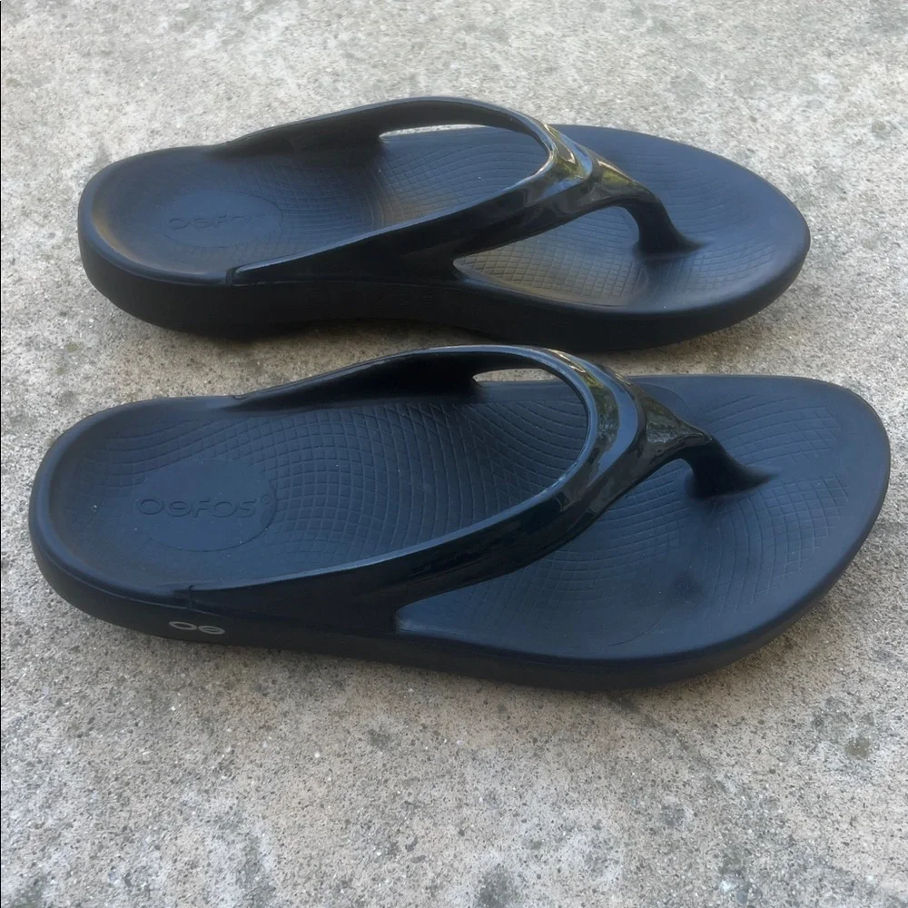 OOFOS OOlala Black Flip Flop Thongs Women's Size 10